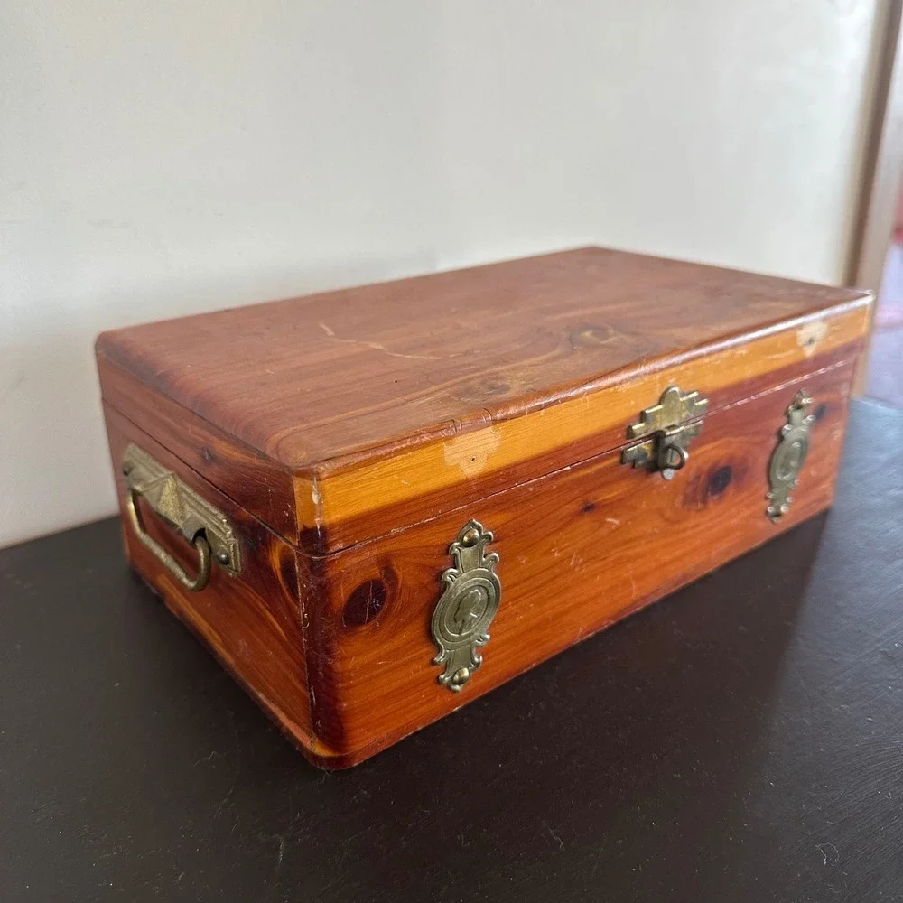 N/A vintage cedar